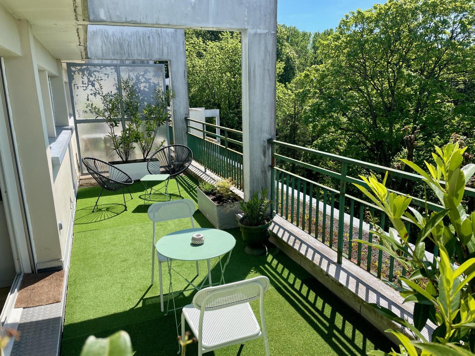 Appartement Avec Terrasse Et Parking Gratuit Accole Montbéliard Exteriör bild