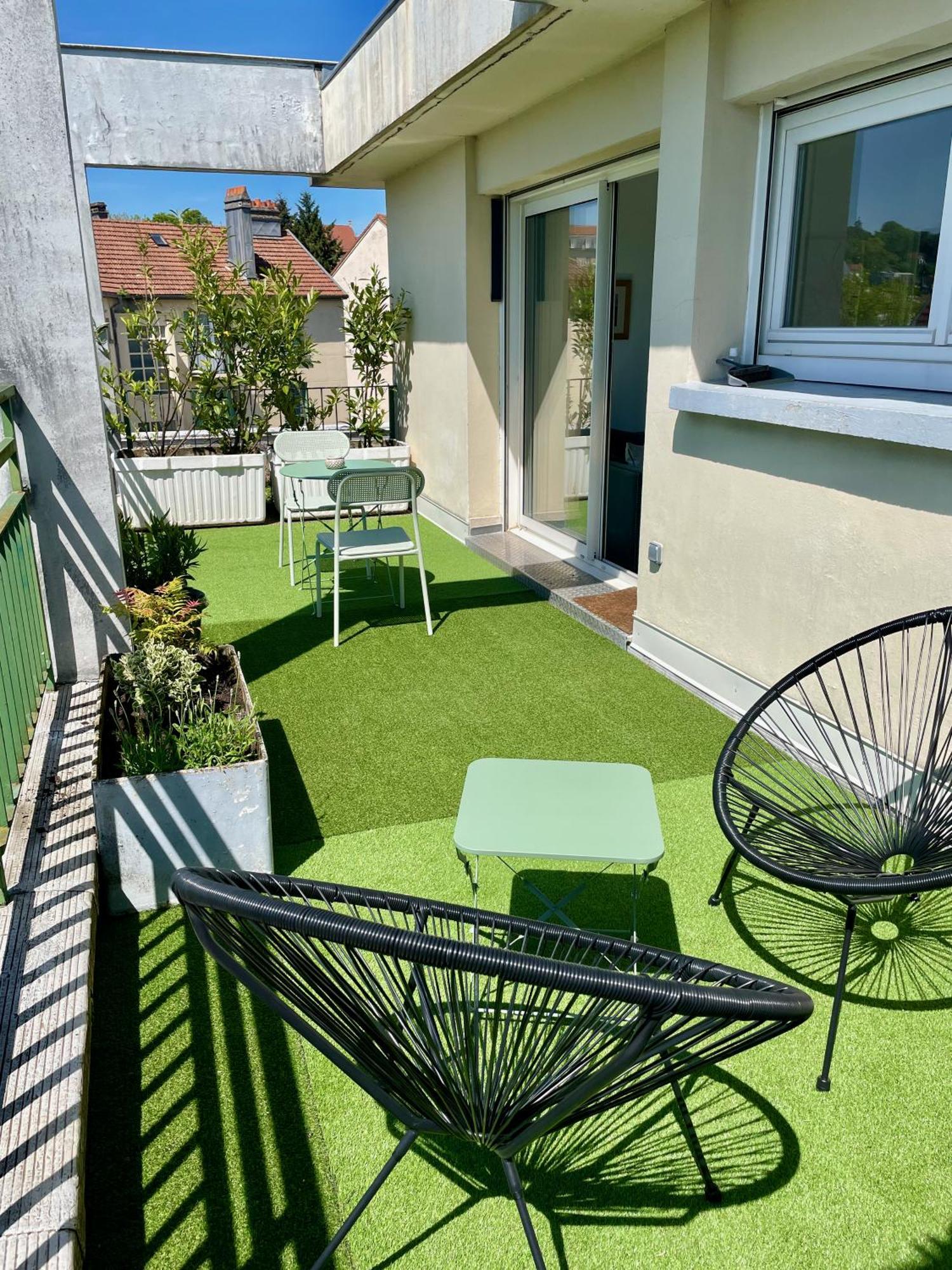 Appartement Avec Terrasse Et Parking Gratuit Accole Montbéliard Exteriör bild